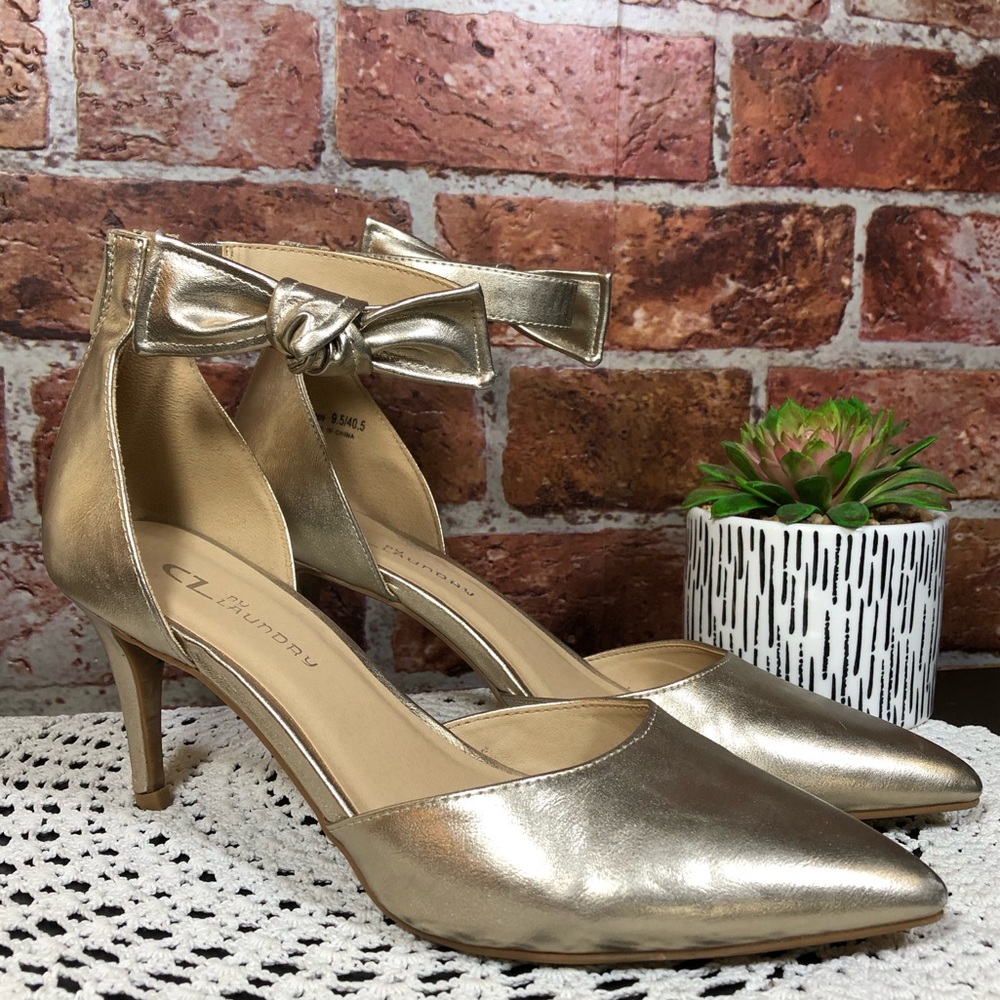 Size 9-1/2 metallic gold heels! CL by Laundry!